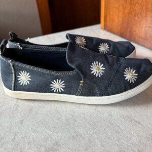 Toms Shoes * Daisy Pattern * Size 8 Ladies *